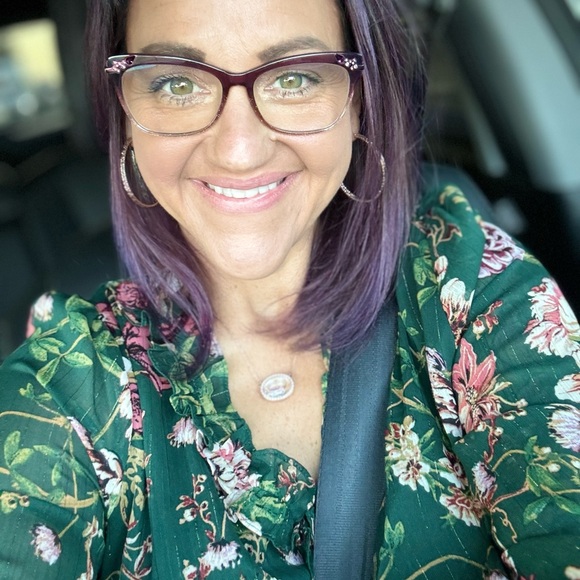 Meet your Posher, Andrea - Picture 1 of 1